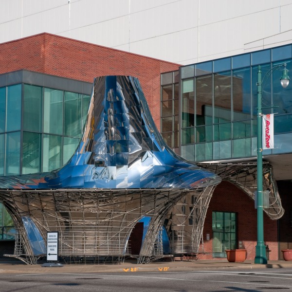 Roof Like a Liquid Flung Over the Plaza